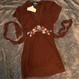 Brown v-neck tie shirt (Y2K)